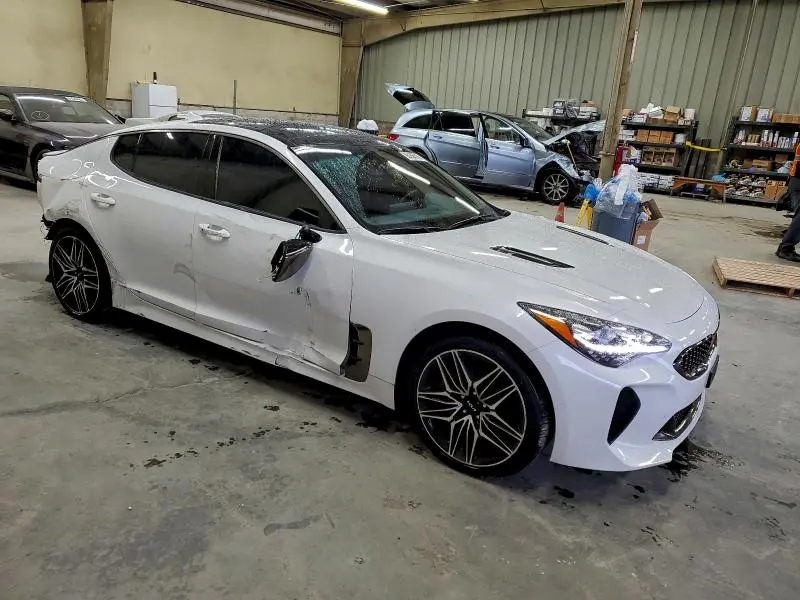 2023 KIA STINGER GT2  