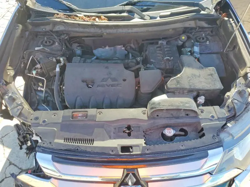 2017 MITSUBISHI OUTLANDER SE  