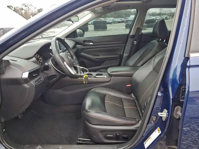 2021 NISSAN ALTIMA SR  