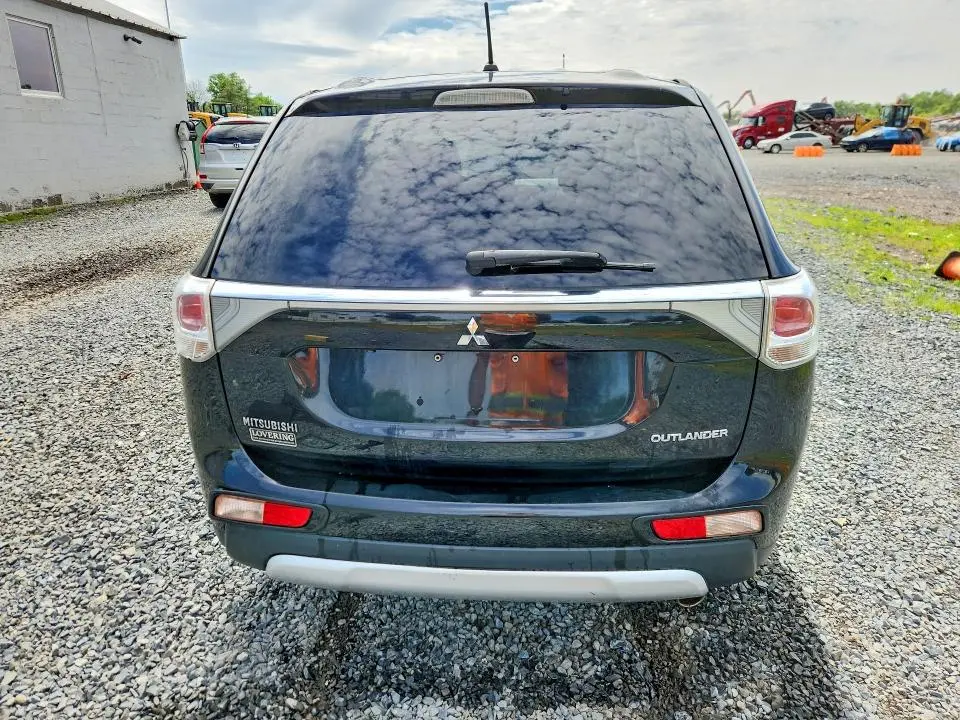 2015 MITSUBISHI OUTLANDER SE  