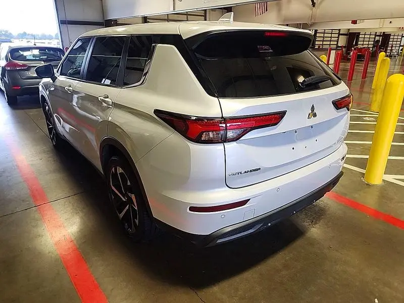 2022 MITSUBISHI OUTLANDER ES  