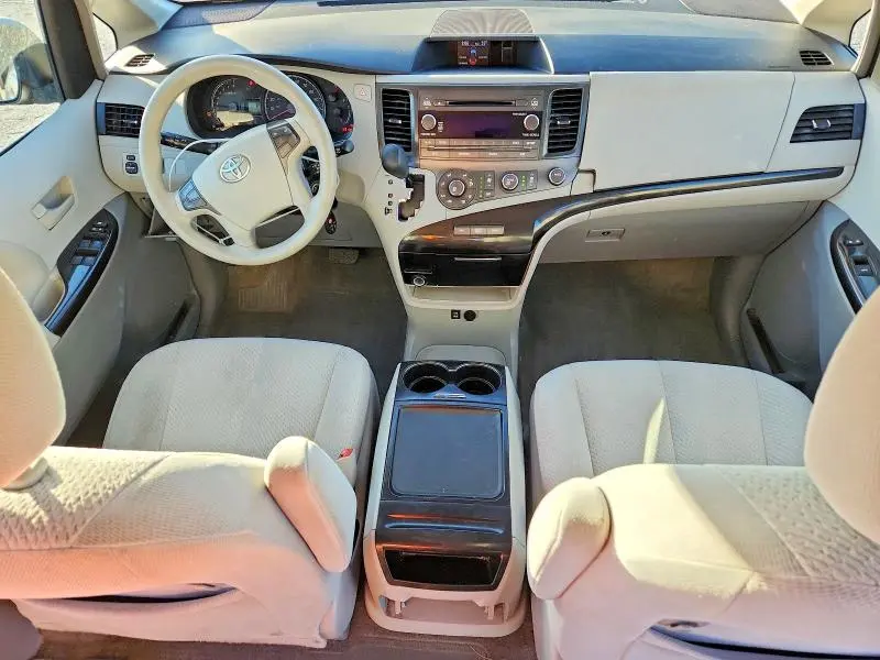 2012 TOYOTA SIENNA LE  