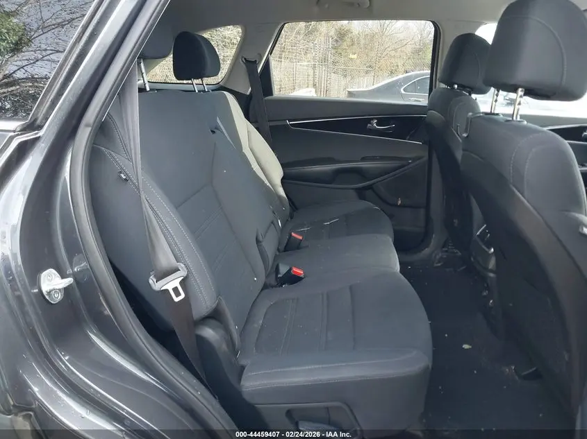 2017 KIA SORENTO 2.4L LX