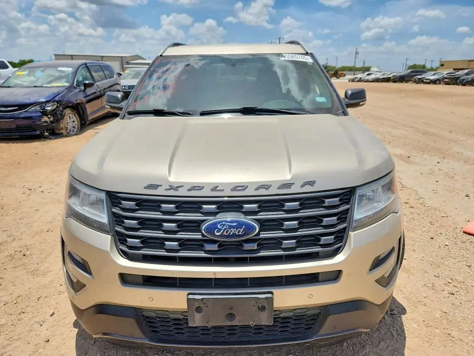 2017 FORD EXPLORER XLT  