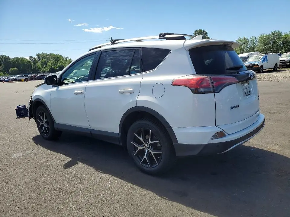 2016 TOYOTA RAV4 SE  