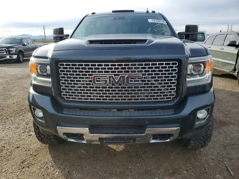 2017 GMC SIERRA K2500 DENALI  