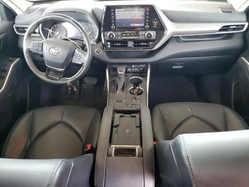 2020 TOYOTA HIGHLANDER XLE  