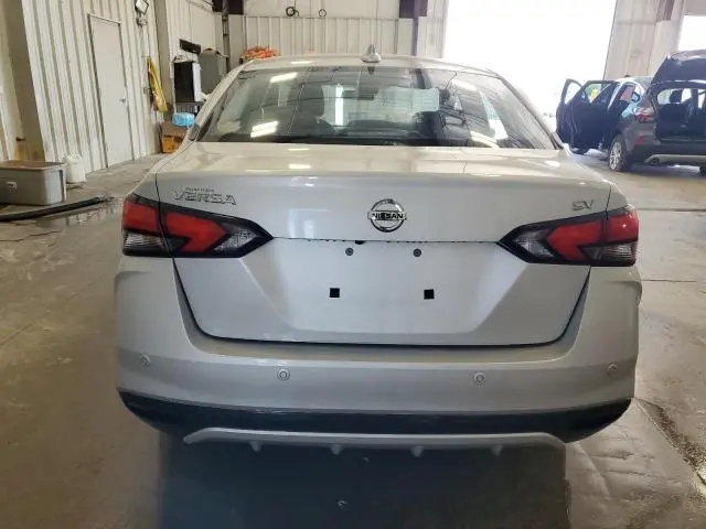2022 NISSAN VERSA SV  