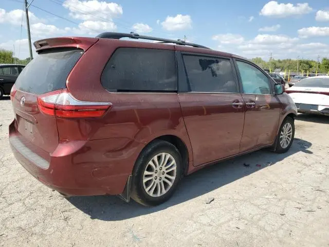 2016 TOYOTA SIENNA XLE
