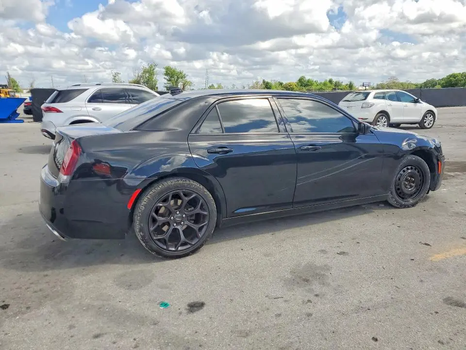 2019 CHRYSLER 300 S  