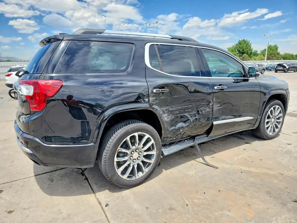 2022 GMC ACADIA DENALI  