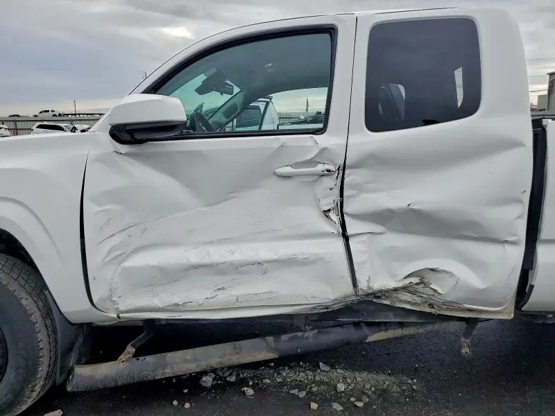 2019 TOYOTA TACOMA SR  