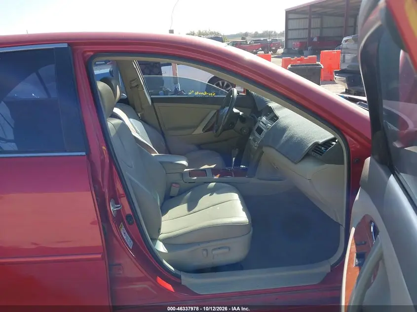 2011 TOYOTA CAMRY XLE