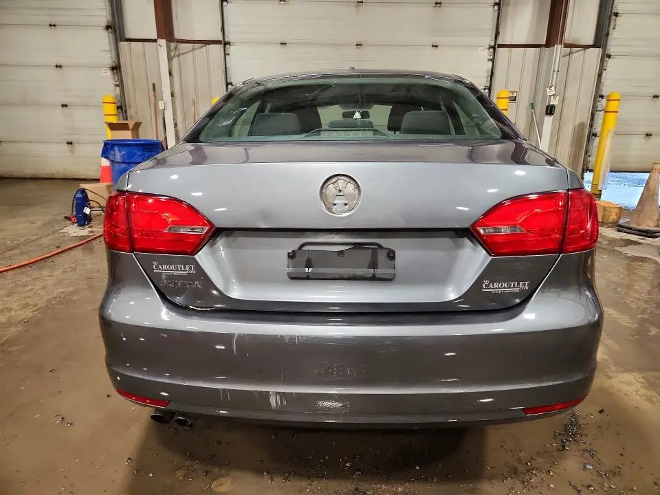 2011 VOLKSWAGEN JETTA BASE  
