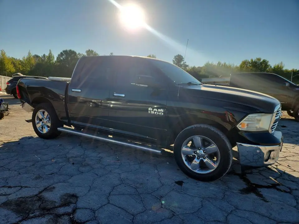 2016 RAM 1500 SLT  