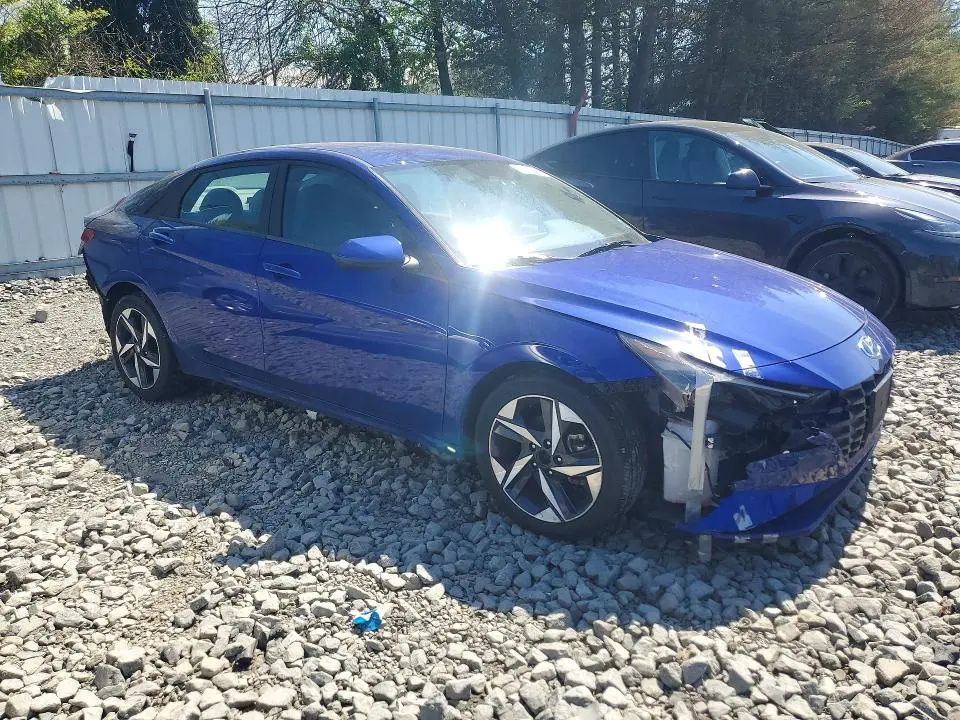 2023 HYUNDAI ELANTRA SEL  