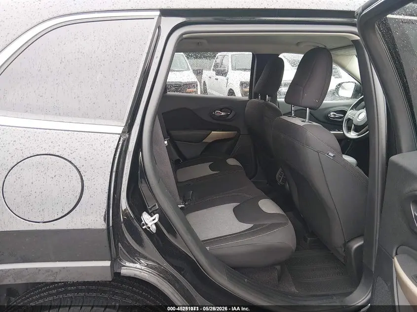 2018 JEEP CHEROKEE LATITUDE FWD