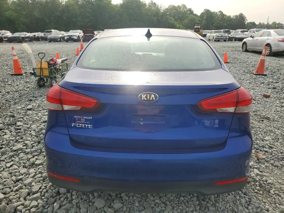 2017 KIA FORTE LX  