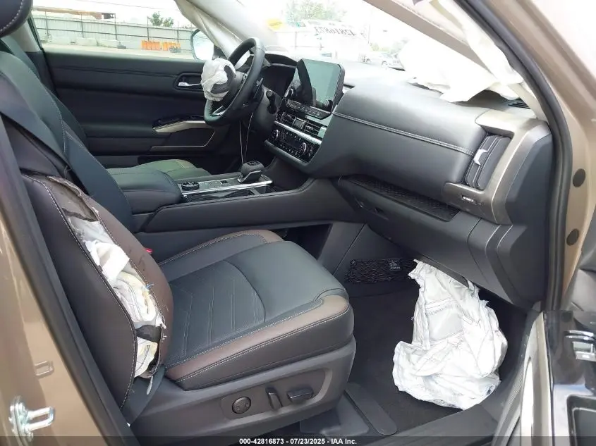 2025 NISSAN PATHFINDER PLATINUM 4WD