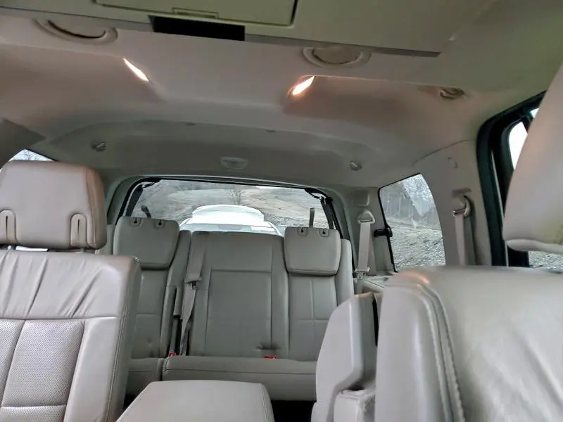 2010 LINCOLN NAVIGATOR   