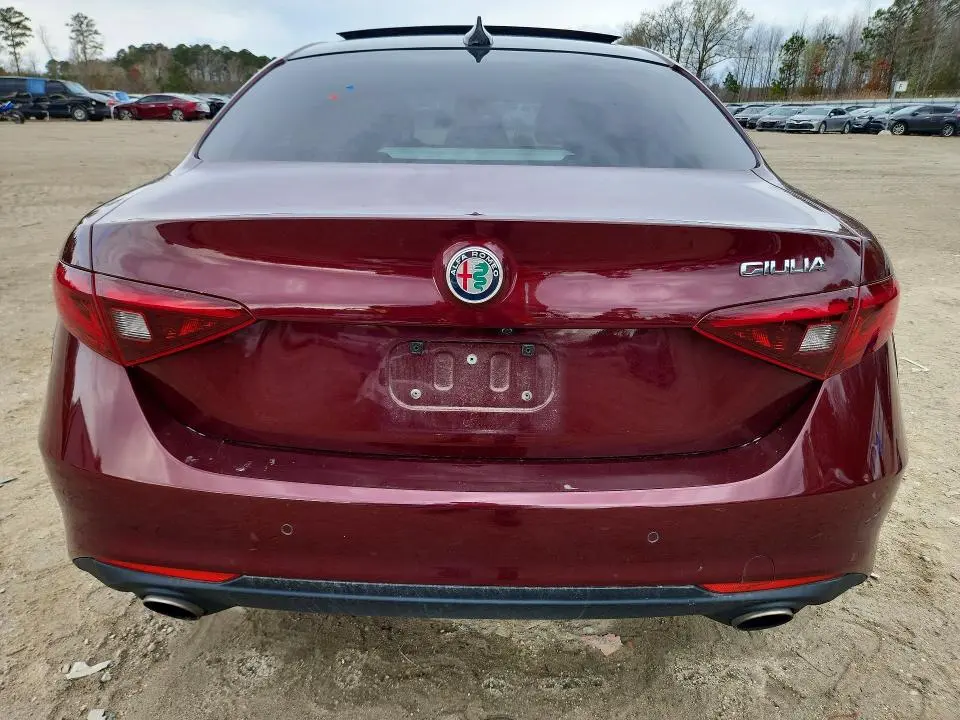 2017 ALFA ROMEO GIULIA   