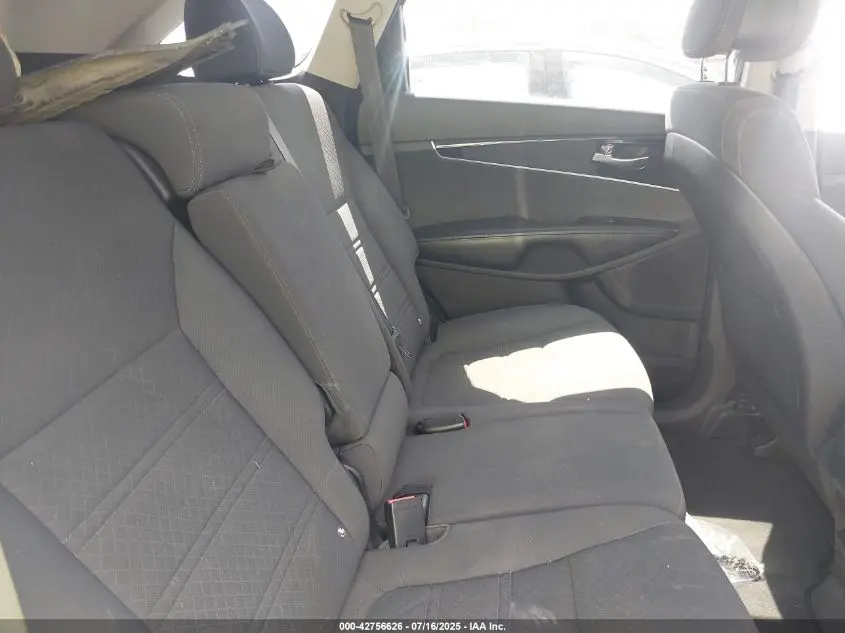2016 KIA SORENTO 2.4L LX