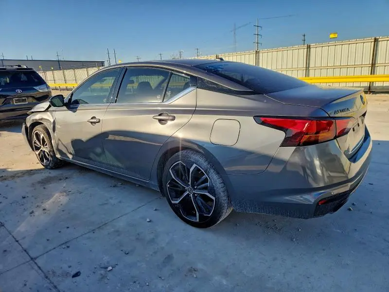 2023 NISSAN ALTIMA SR  