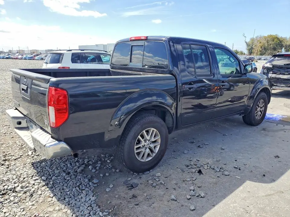 2017 NISSAN FRONTIER SV  