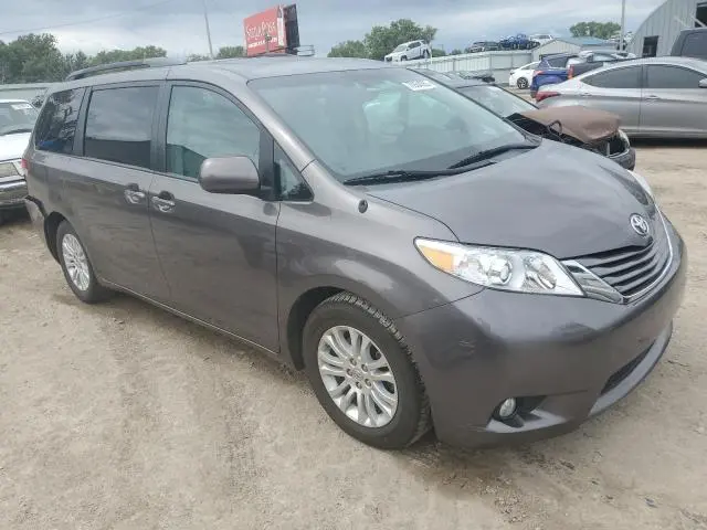 2013 TOYOTA SIENNA XLE  