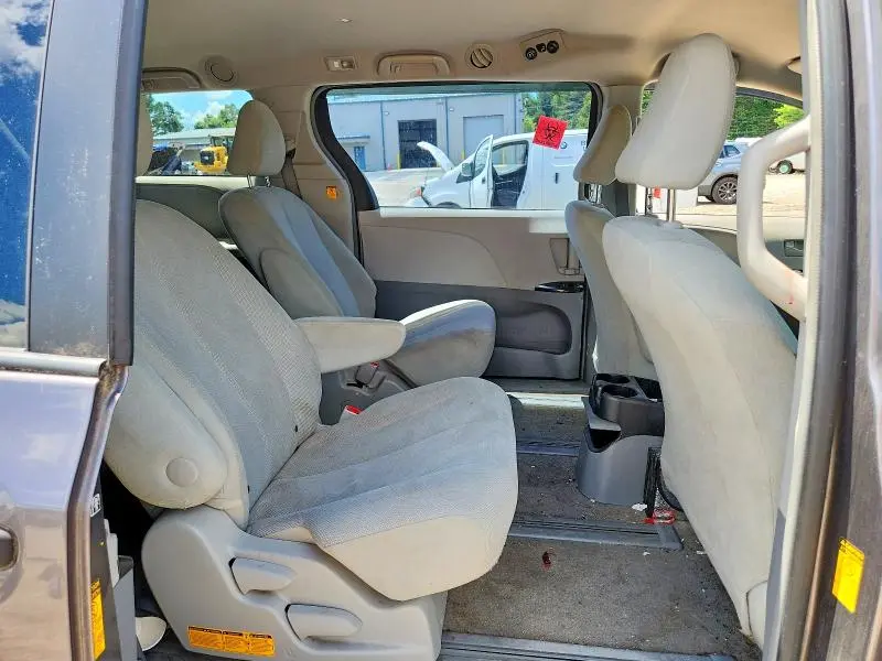 2013 TOYOTA SIENNA L 7-PASSENGER  