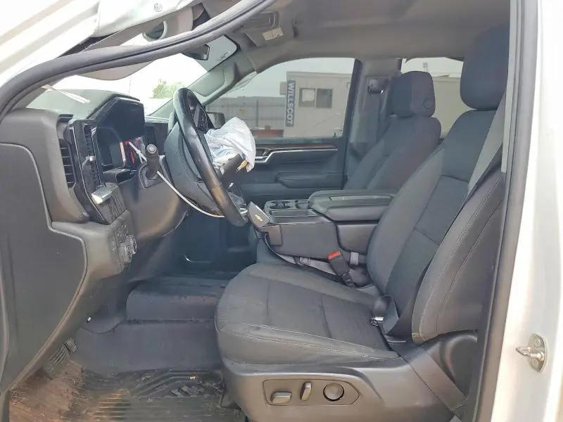 2023 CHEVROLET SILVERADO K1500 LT  
