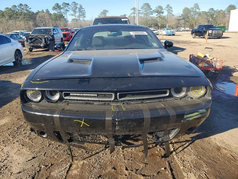 2016 DODGE CHALLENGER SXT  