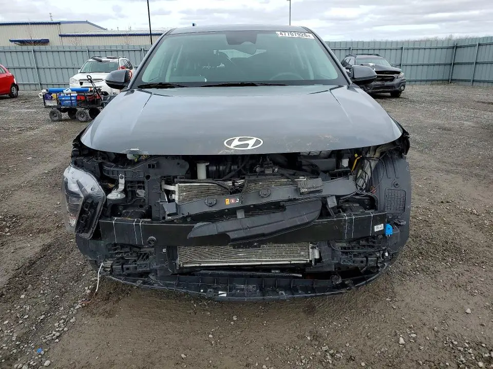 2025 HYUNDAI KONA SE  