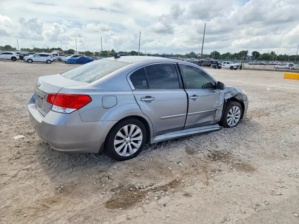 2011 SUBARU LEGACY 3.6R LIMITED  