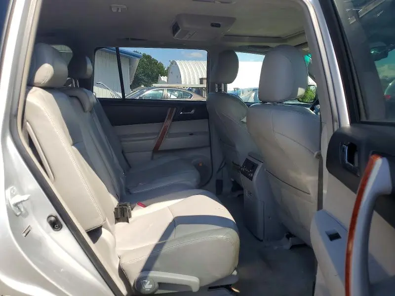 2010 TOYOTA HIGHLANDER LIMITED  
