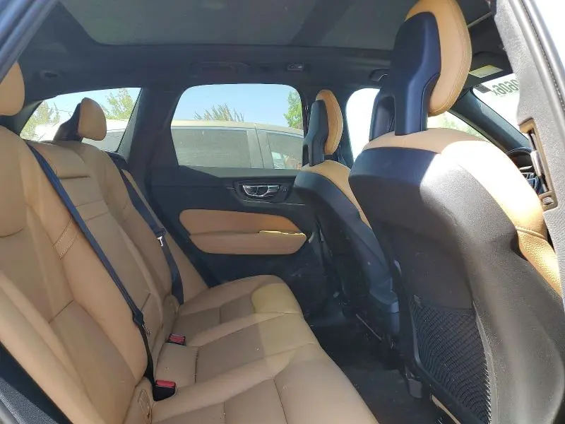 2018 VOLVO XC60 T5  