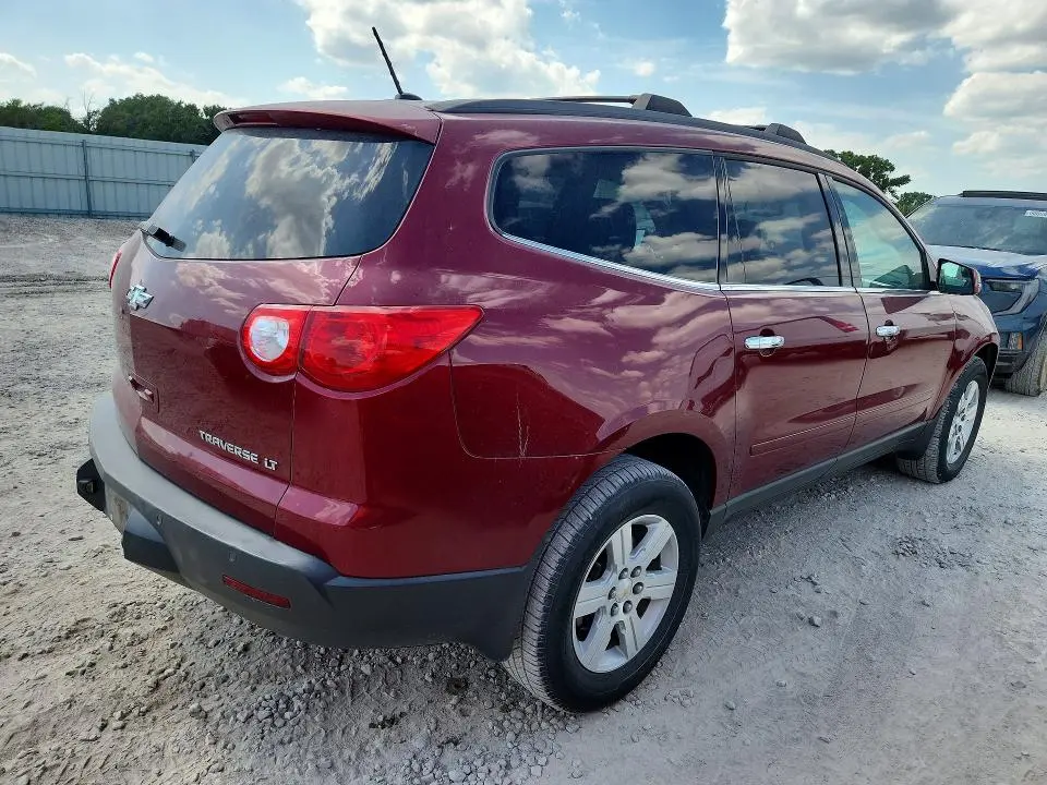 2011 CHEVROLET TRAVERSE LT  