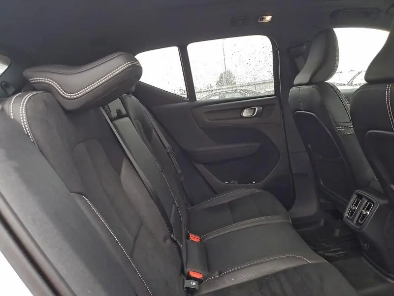 2020 VOLVO XC40 T5 R-DESIGN  