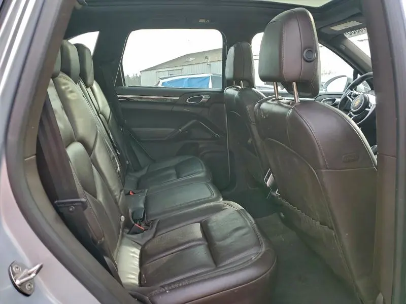 2015 PORSCHE CAYENNE   