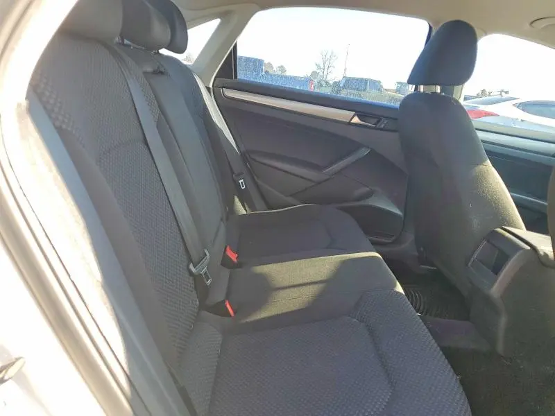 2014 VOLKSWAGEN PASSAT S  