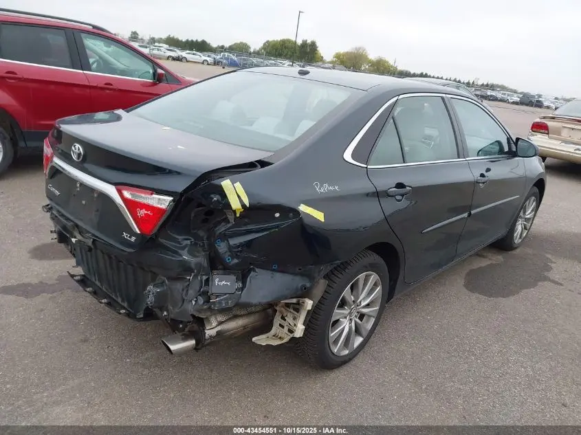 2015 TOYOTA CAMRY XLE