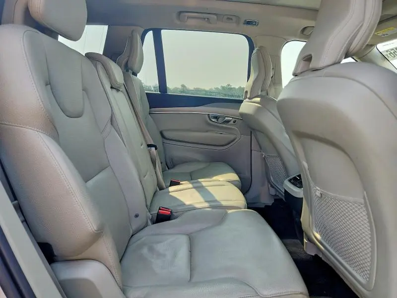 2022 VOLVO XC90 T5 MOMENTUM  