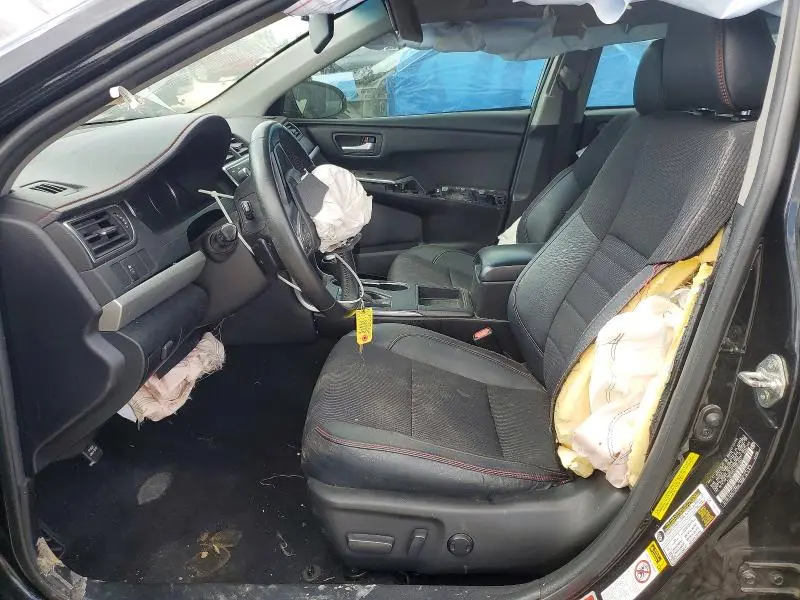 2016 TOYOTA CAMRY SE  