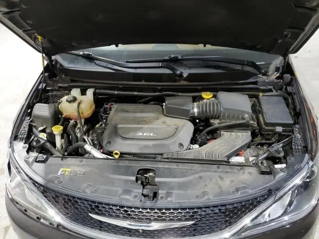 2017 CHRYSLER PACIFICA LIMITED  
