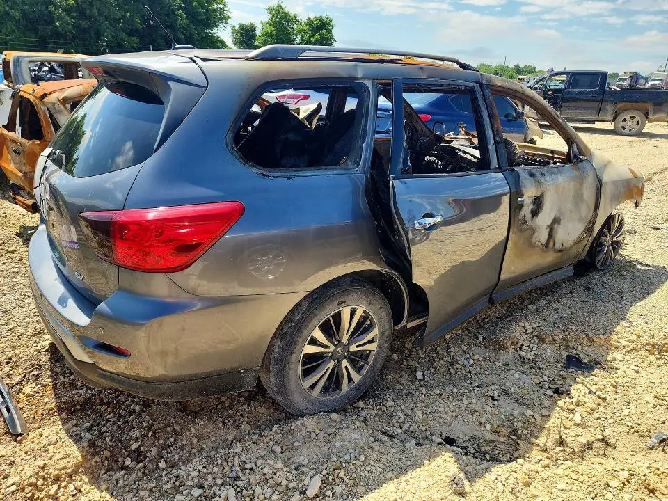 2018 NISSAN PATHFINDER SV  