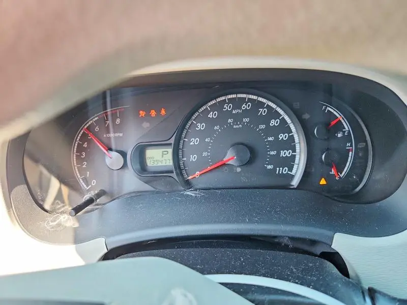 2011 TOYOTA SIENNA LE  
