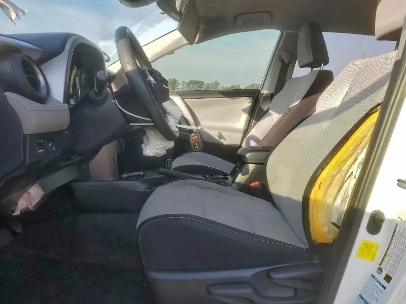 2018 TOYOTA RAV4 HV LE  