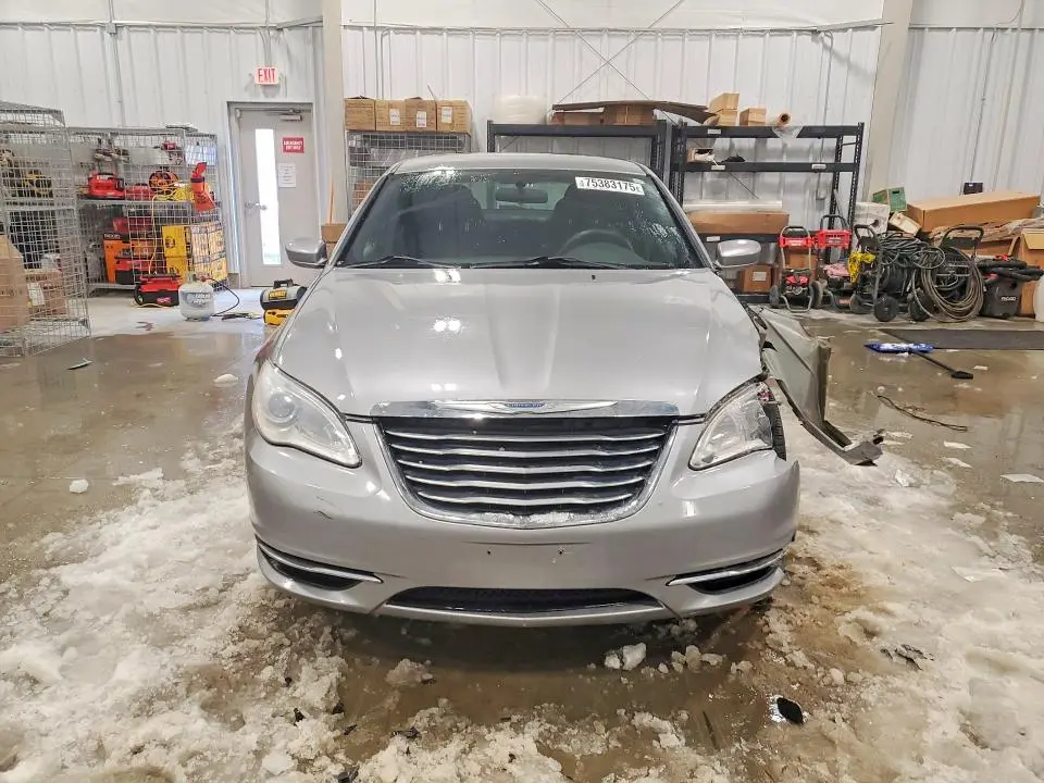 2013 CHRYSLER 200 LX  
