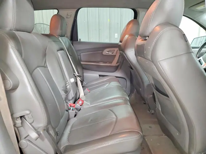 2011 CHEVROLET TRAVERSE LS  