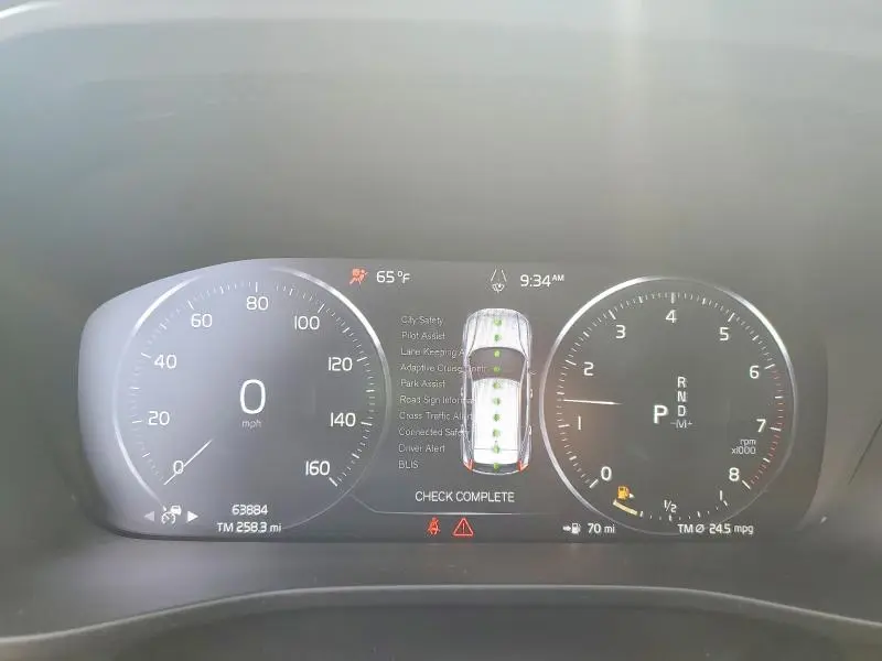 2021 VOLVO XC40 T5 MOMENTUM  